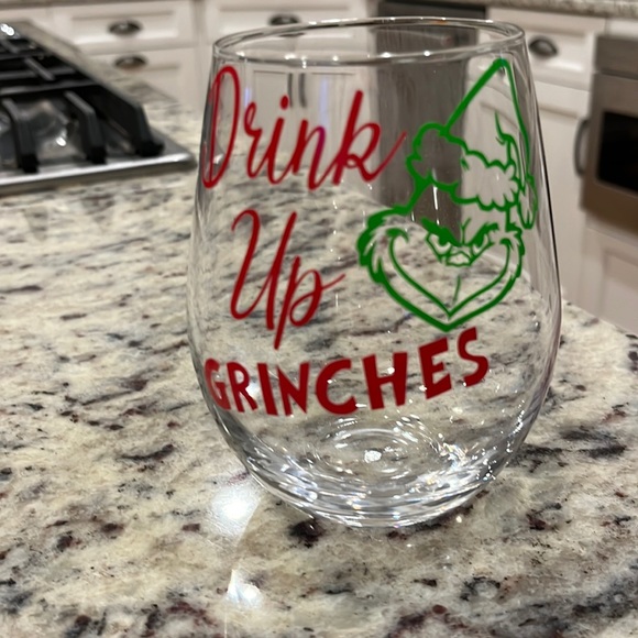 Drink up grinches wine glass - Picture 1 of 2